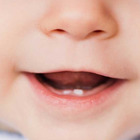 Bimbo nato con un dente: il raro caso è pericoloso?