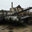 Ucraina, la Russia si ritira da Kiev e punta a sud. L'esercito ha perso la sua forza?