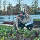 David Beckham 'contadino biologico' con la figlia Harper: la passione per la campagna immortalata dalla moglie Victoria