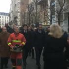 Incendio a Parigi, sul posto il ministro dell'Interno e la sindaca