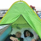 «Dormire in gondola a Venezia, ora si può»: l'annuncio del camping lagunare accende i sogni dei turisti. Ma non è come sembra