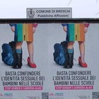 Brescia, manifesti contro l'educazione “gender” nelle scuole: «Basta confondere l’identità dei bambini»