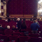 Foto | Il Teatro San Carlo come lo stadio San Paolo: sciarpe e striscioni per il Pibe de Oro