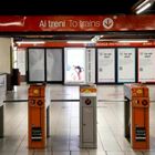 Milano, un uomo nudo nella metro: caos sulla linea e passeggeri sconvolti. Cos'è accaduto