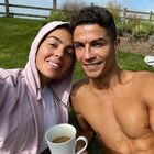 Georgina Rodriguez e Cristiano Ronaldo, la rivelazione un anno dopo la morte del figlio: «Prima ci sono stati tre aborti spontanei»