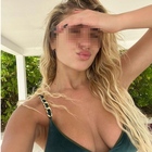 Chanel Totti, il bikini floreale in vacanza alle Maldive anticipa il trend dell'estate sotto l'occhio vigile di papà Francesco