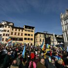 Firenze, la manifestazione pro Ucraina dove è intervenuto collegato in video anche Zelensky