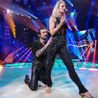 Ballando con le stelle, la sexy dance di Dani Ovaldo e Veera Kinnunen