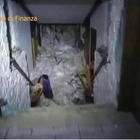 Trascinati dalla valanga e schiacciati: due vittime trovate dentro al caminetto