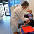 Vaccino Lazio, prenotazioni aperte per gli over 65