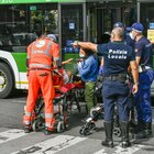 Scontro tra bus e auto a Milano, paura e feriti