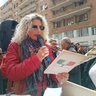 25 aprile a Napoli, la Cgil in piazza legge il monologo di Scurati: «Largo alla Costituzione»