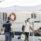 Coronavirus, 64 migranti positivi a Pozzallo. L'assessore: «La Sicilia non lo merita»