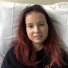 Youtuber 14enne muore di tumore al cervello. La "Piccola guerriera" ha passato i suoi ultimi mesi ad aiutare altri pazienti