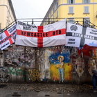 Milan-Newcastle, gli ultrà inglesi invadono i Navigli. E Ibrahimovic carica i rossoneri