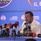 Salvini e lo sfottò a Mauro Corona: "Nel suo paese Lega prima, brinderò dalla sua amica Berlinguer”