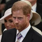 Harry umiliato in pubblico: quel gesto al funerale della Regina Elisabetta lo ha distrutto, ecco perché c'entra il principe William