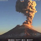 Messico, la spettacolare eruzione del vulcano Popocatépetl