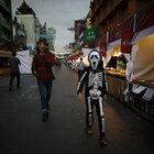 Roma, Halloween, festa in maschera con 60 persone senza mascherina in un circolo sulla Nomentana: locale chiuso