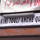 Striscioni contro Salvini a Milano, la protesta il giorno della manifestazione in piazza Duomo