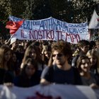 Sit-in a Roma: "Non siamo i vostri schiavi" Guarda