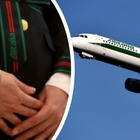 Alitalia, piloti e assistenti di volo in pensione anticipata di 7 anni: la manovra peserà sulla tassa di imbarco