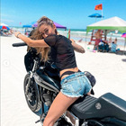Sara Aydin, la sexy motociclista-influencer