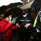 Coronavirus, l'italiano a Wuhan con due figli: «Noi, barricati in casa»