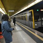 Milano, minorenne rapinato e violentato in metropolitana