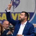 Salvini a Milano: «Pronto a dare la vita per l'Italia». Sul palco Marine Le Pen: «Non vogliamo più questa Ue»