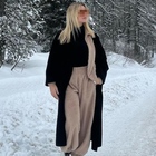 Chanel Totti principessa delle nevi con il look "rubato" a mamma Ilary Blasi: il prezzo dell'outfit è da capogiro