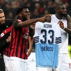 Milan, il club difende il gesto di Bakayoko e Kessie: «Non è antisportivo»