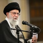 Iran, Khamenei: «Abbiamo dato uno schiaffo all'America»