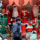 Natale: tutte le regole per shopping, cenone, spostamenti e ristoranti