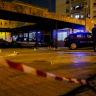 Agguato a Napoli: sparatoria davanti al bar a Ponticelli, in fin di vita un ragazzo di 23 anni