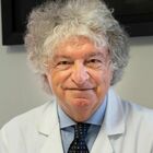 Sindrome post-Covid, il professor Tirelli: «La curiamo con ossigeno-ozonoterapia, i risultati ci sono»