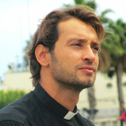 Don Davide Banzato a Verissimo: «Così sono diventato prete: ho detto no alla droga, ma ho pensato al suicidio»