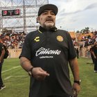 Maradona a Messi: «Non giocare più in nazionale»