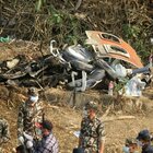 Nepal, i resti dell'aereo precipitato, sospese le ricerche