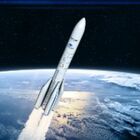 Amazon e Jeff Bezos sfidano Elon Musk con l'aiuto di Colleferro: Arianespace e Avio nel più colossale accordo spaziale di sempre sui satelliti per Internet