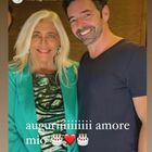 Alberto Matano, compleanno in diretta per i 50 anni: «Che figata diventare maggiorenni». Gli auguri dal marito Riccardo Mannino