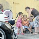 Bimbo rom chiede aiuto ai carabinieri di Roma: «Mamma mi picchia se non porto soldi»