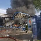 Esplosione a Ottaviano: brucia la fabbrica Adler Plastic di Scudieri, morto 55enne