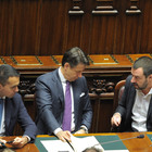 Il premier a Salvini e Di Maio: «Serve un segnale sul debito»