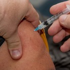 I vaccini contro il Covid efficaci contro tumori e Hiv? La speranza negli studi clinici