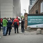 Vaccini, la Lombardia apre alla fascia 16-29 anni