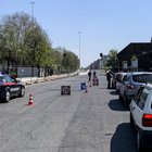 Coronavirus Roma, il lockdown si allenta: sulle strade circolano centomila auto in più