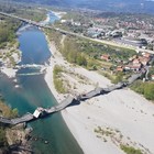 Crolla ponte Anas sul fiume Magra (Massa Carrara), coinvolti 2 furgoni: un autista ferito