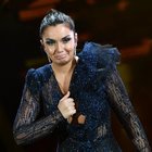 Sanremo 2020, incidente (quasi) sexy per Elettra Lamborghini