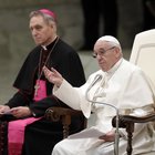 Papa Francesco implora i genitori a insegnare ai bambini a farsi il segno della croce